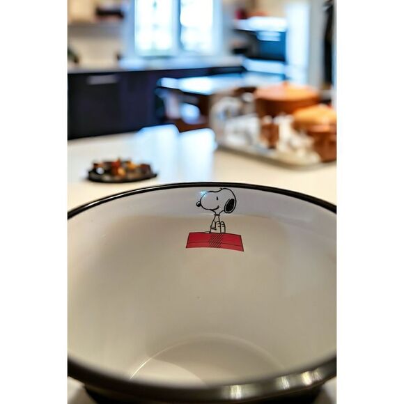 PEANUTS MUG. Snoopy and The Peanuts Gang 21 oz mug - Picture 4 of 6